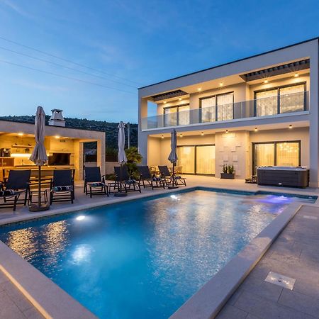 Luxury Villa Diana With Heated Pool And Jacuzzi Dograde Экстерьер фото