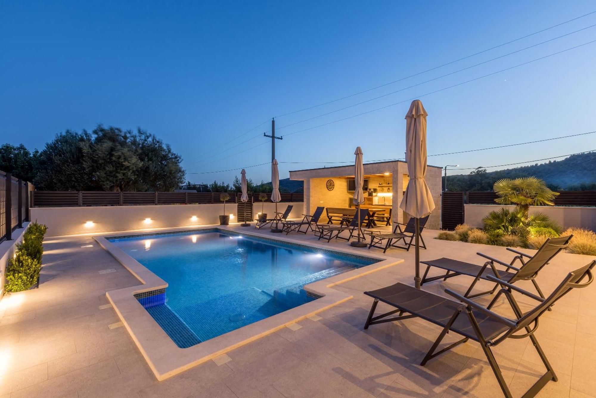 Luxury Villa Diana With Heated Pool And Jacuzzi Dograde Экстерьер фото