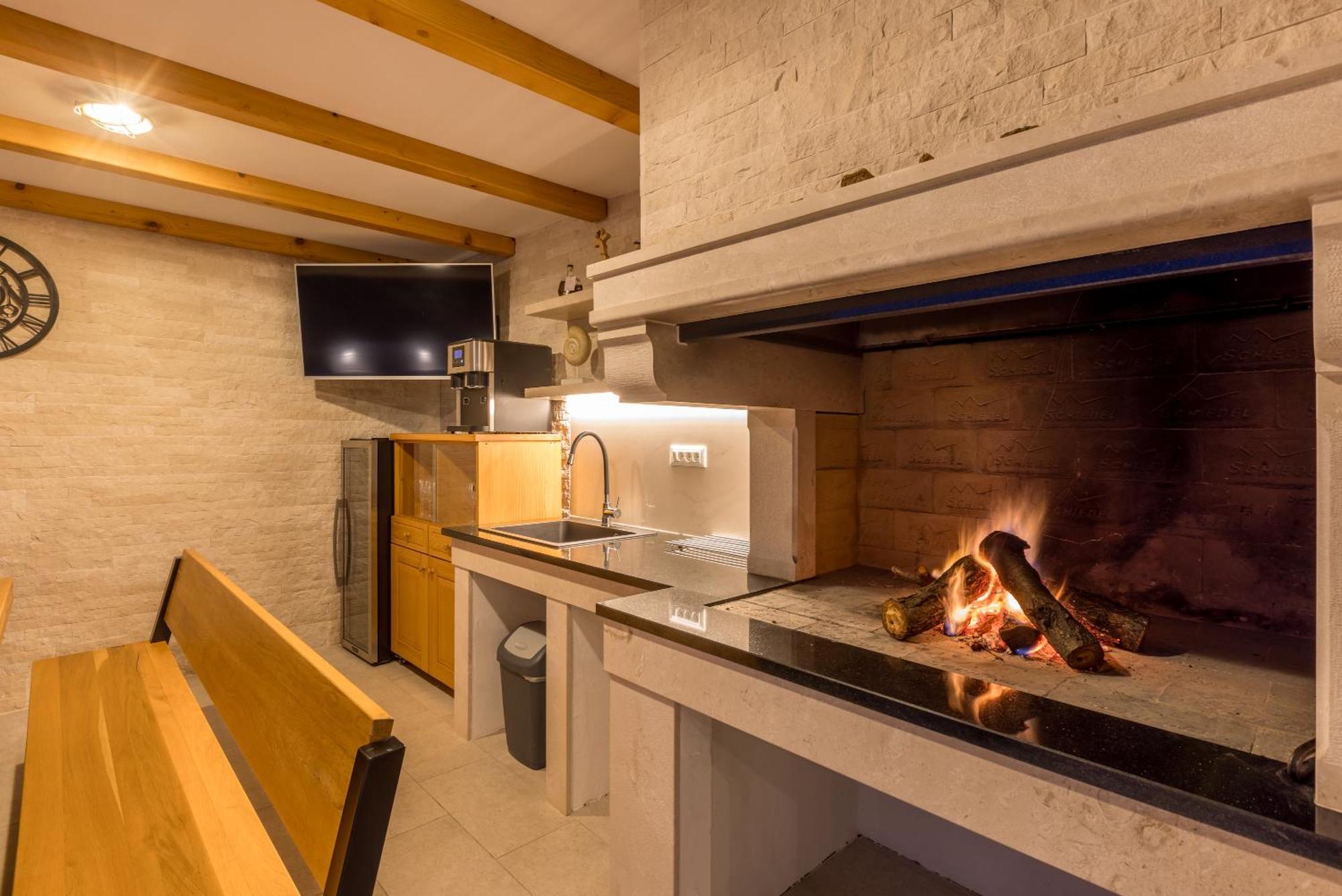 Luxury Villa Diana With Heated Pool And Jacuzzi Dograde Экстерьер фото